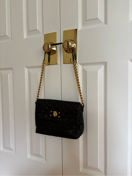 Marc Jacobs Handbags - Marc Jacobs Black Quilted Shoulder Bag with Gold Chain